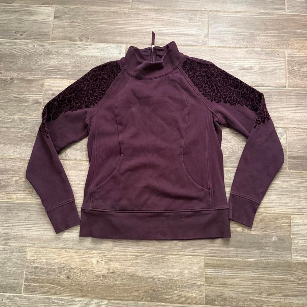 Lululemon velvet floral flock pull over size M?